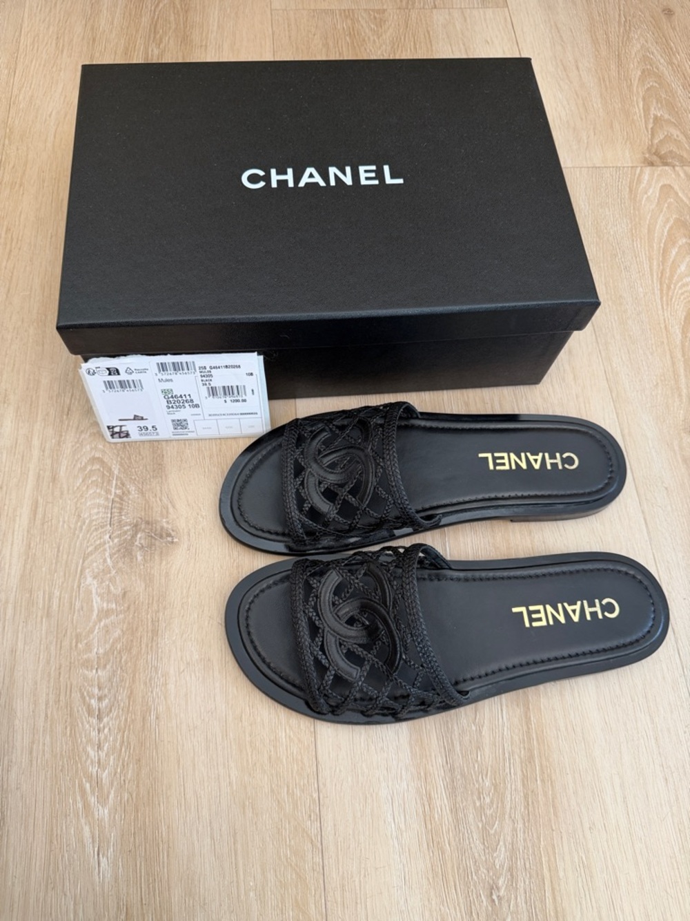 CHANEL Black Woven CC Logo Slide Sandals - Picture 8 of 8